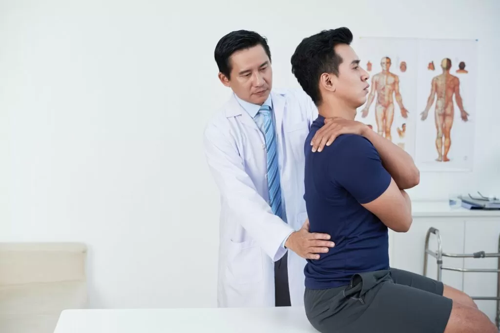 physical therapy clinic in west bloomfield specializing in back pain relief